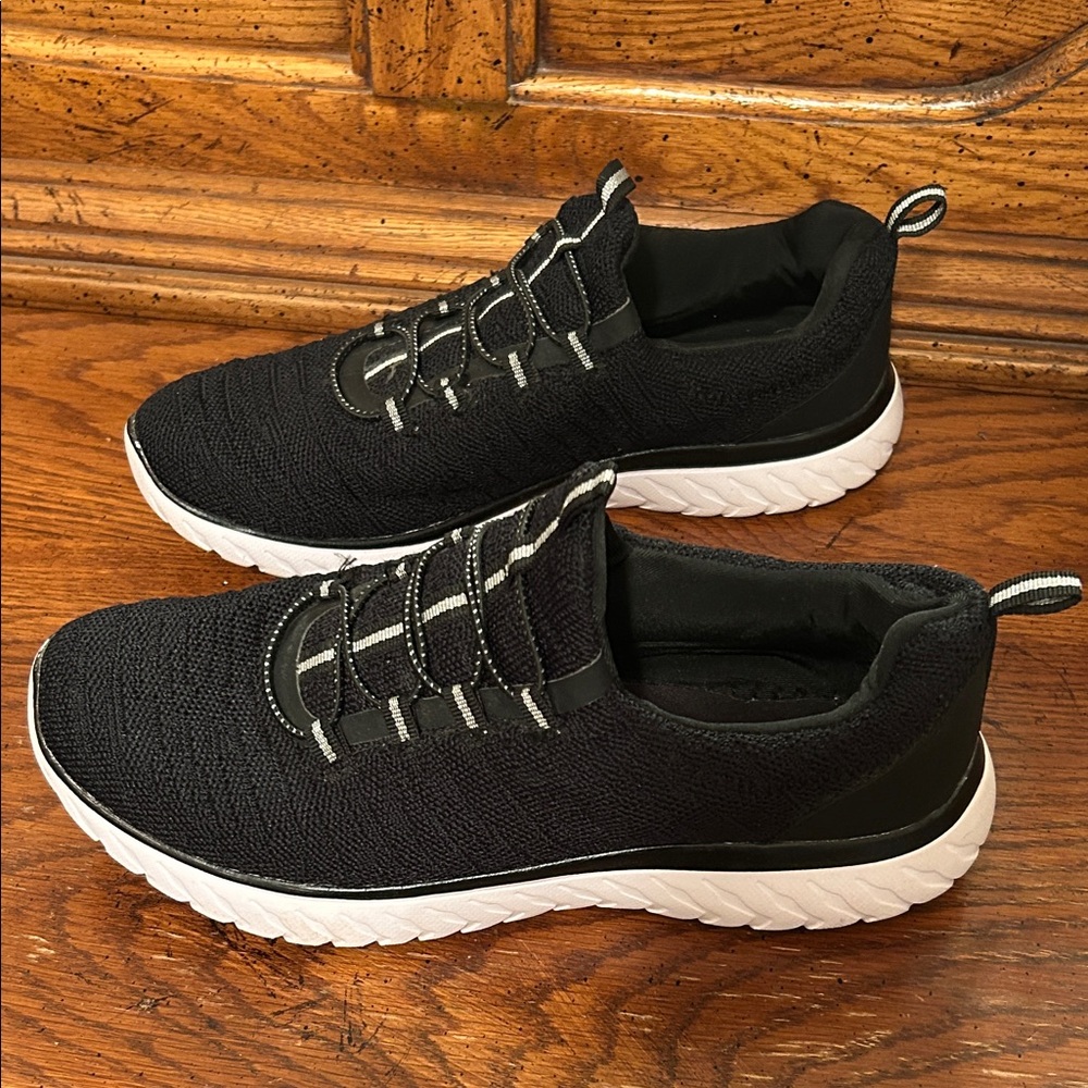 Women's Black Athletic Knit Shoes